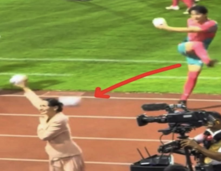 โมเมนต์สุดฮา แอน ทองประสม โดนบอลอัดหัว 2569 งานฟุตบอลช่อง 3 สุดเอ็นดู